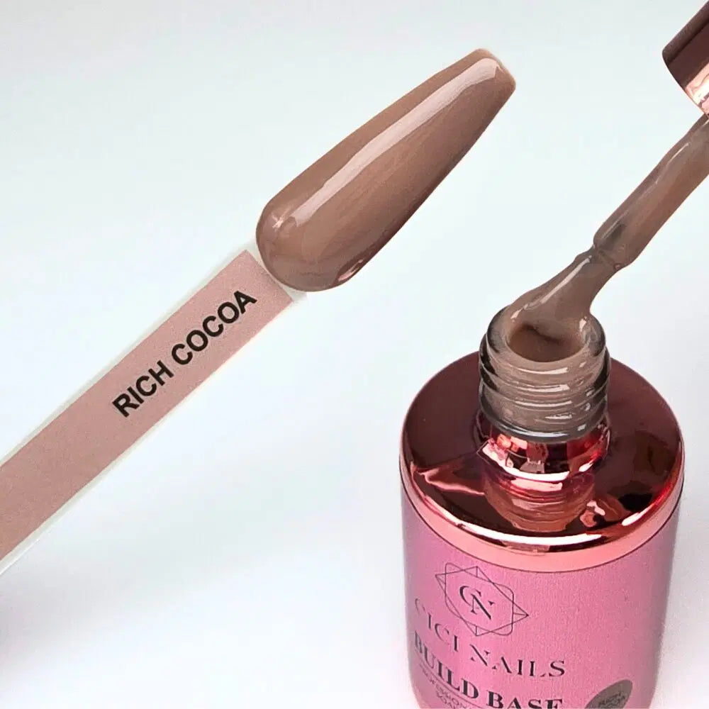 Rich Cocoa Build Base – Pigmentierte Basis in einem warmen Schokoladenton
