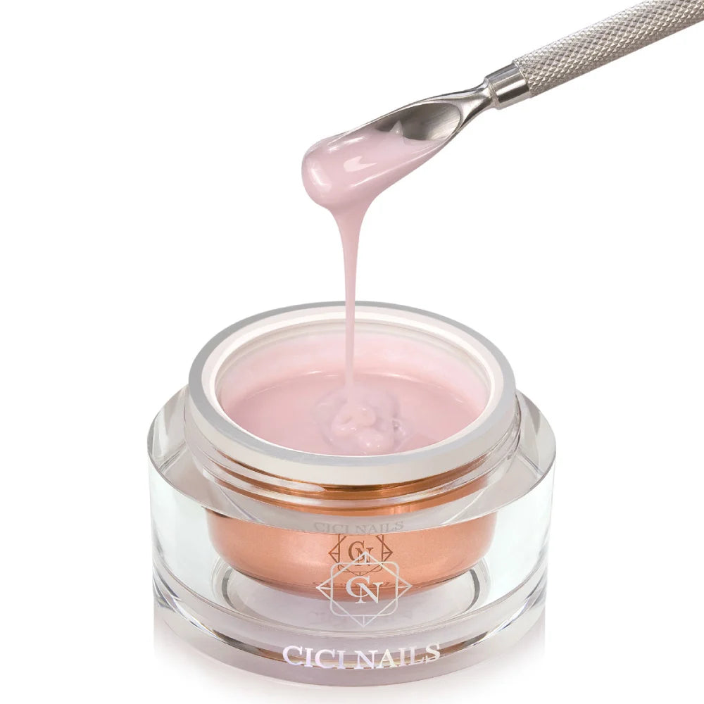 LEVEL UP Strawberry Milk – Aufbaugel in milchig-nude Nuance