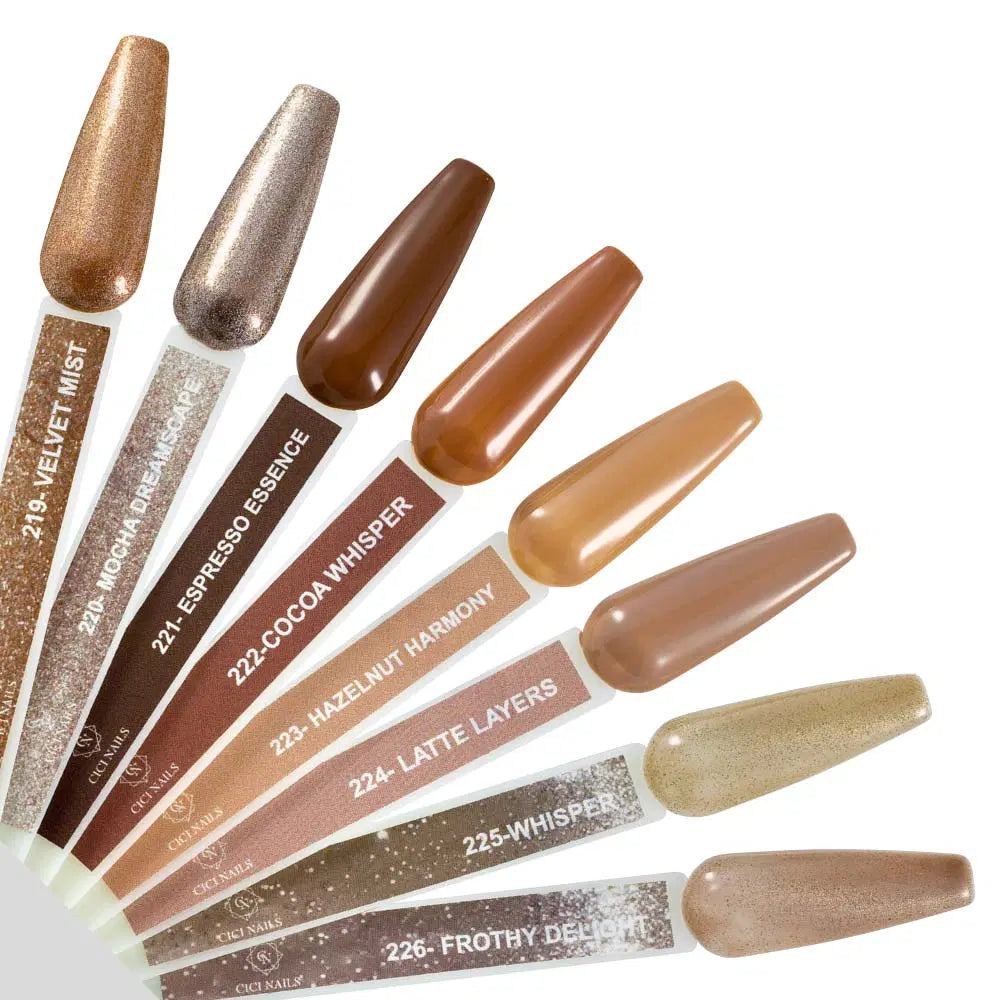 224 Latte Layers Gel 15 ml – ein geschichteter Latte-Ton für elegante Looks