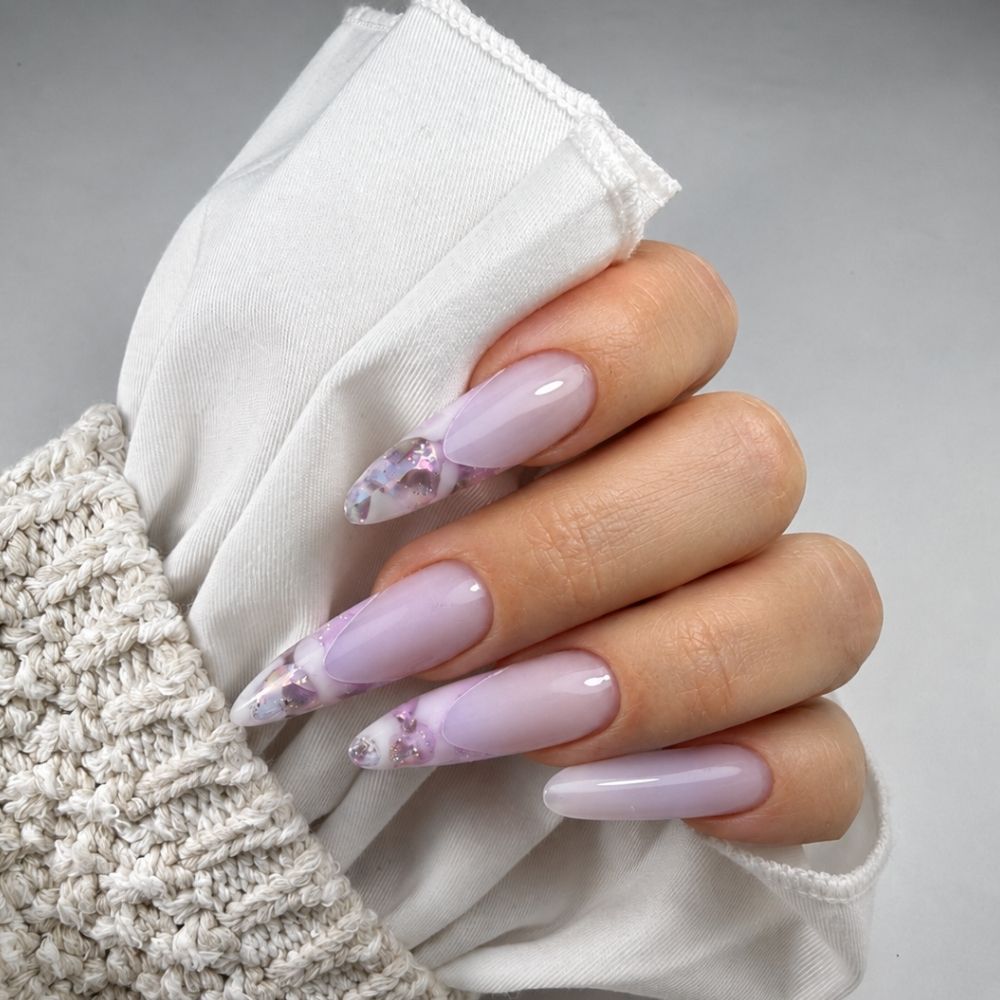 JAM SUGAR LILAC – Fliederfarbenes Builder Gel mit milchigem Finish